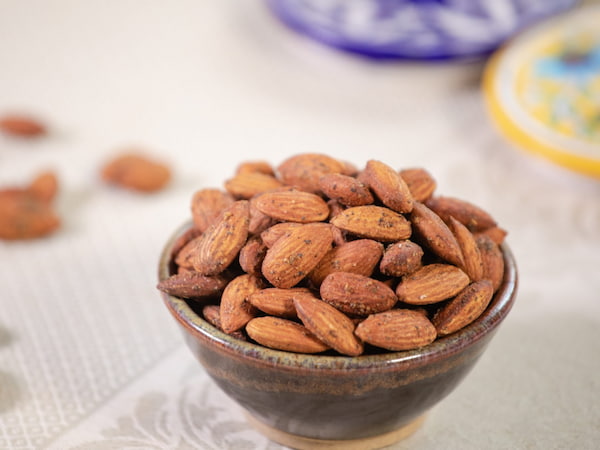 تصویر 1 از خرید بادام درختی پوست دار + قیمت فروش استثنایی